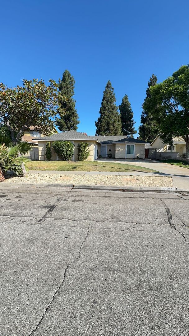 Building Photo - Beautiful remodeled home in the heart of A...