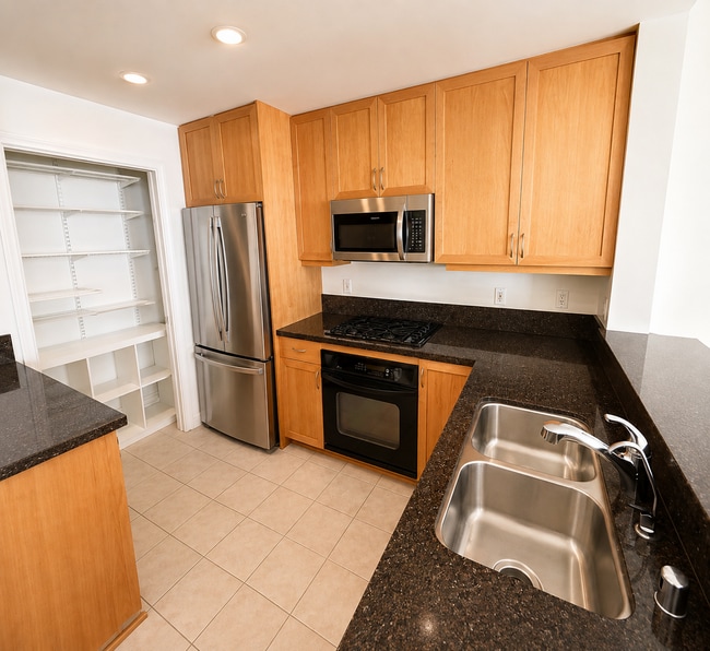 Photo - 850 Beech St Unit 304