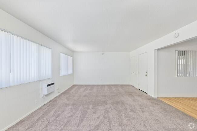 1BR, 1BA - 550SF - Bedroom - Cherokee Trail Apts