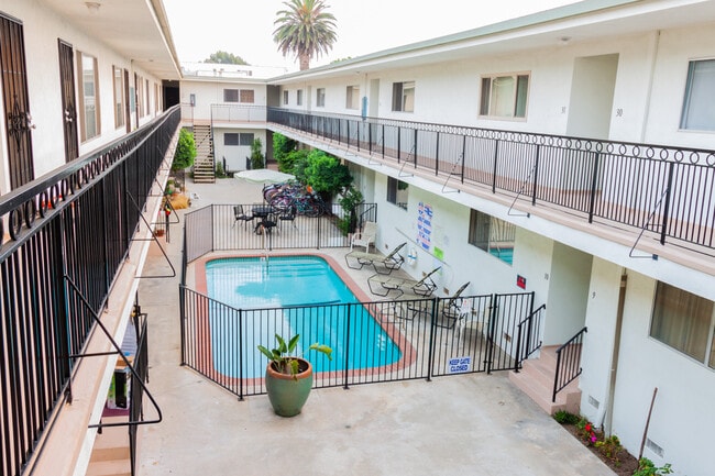 Photo - 4th St.-2928