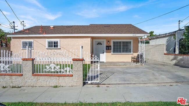 K☆944 S.T 2239 W Lincoln St - House for Rent - Long Beach, CA