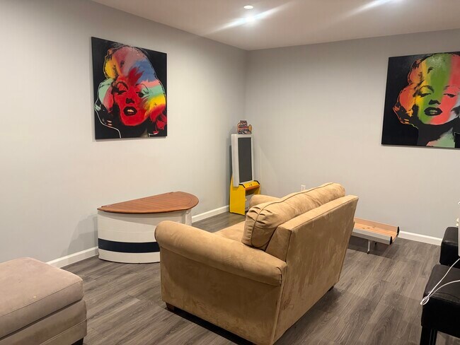 Photo - 433 S Fairview St