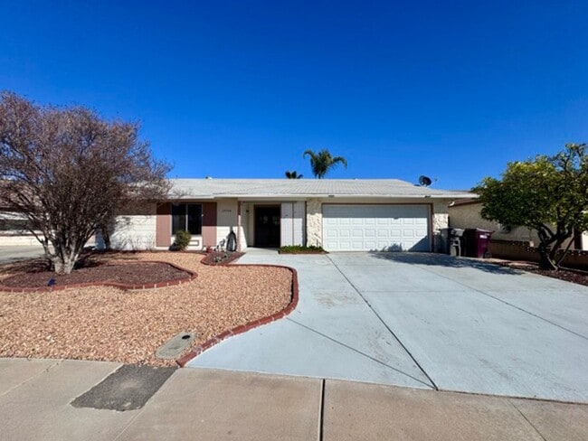 Building Photo - COMING SOON 55+ Community 2 bedroom 2 bathroom Home for Lease in Sun City