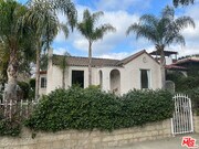 Photo - 101 N La Peer Dr House