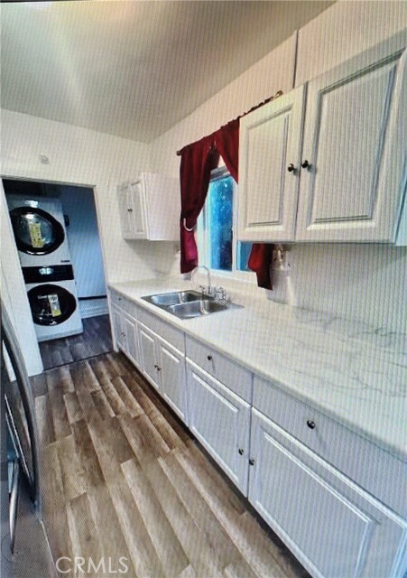 Photo - 9744 Charnock Ave