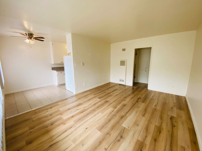 Unit 3 Living Room - 1238 Kenmore Ave