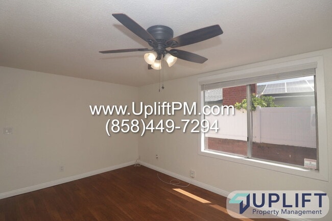Photo - 7643 Woodbine Way