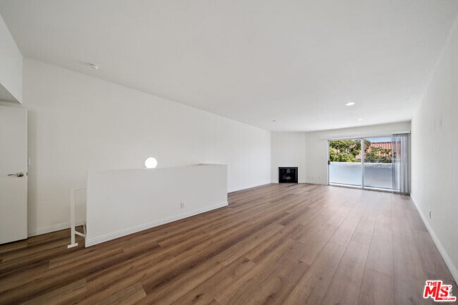 Building Photo - 870 Crenshaw Blvd Unit 214 Rental