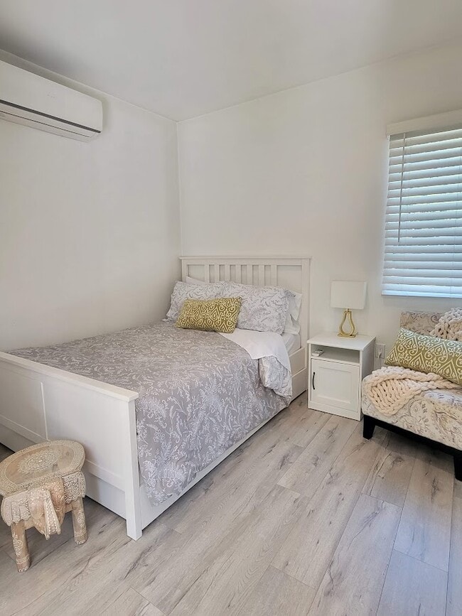 Photo - 3332 Cricklewood St