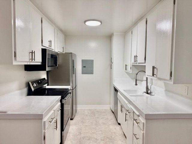 Building Photo - 14925 Sherman Way Unit 204