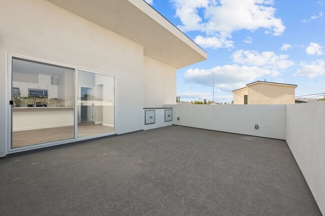 Building Photo - 6248 Rose St