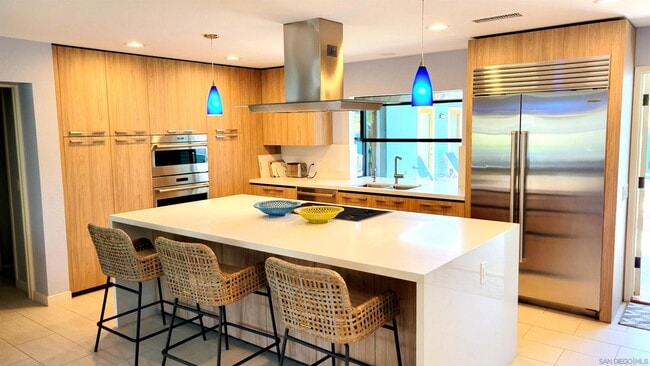 Photo - 2525 Ocean Front