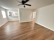Photo - 549 N Niagara St
