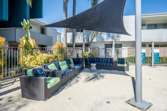 Pool and Spa Seating Area - Ascent Apartment Homes