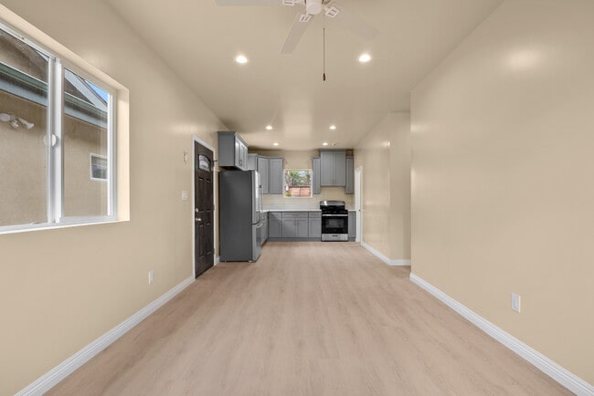 Photo - 146 S Parish Pl