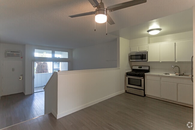 1BR,1BA-700SF-Dining - Weddington Apartments