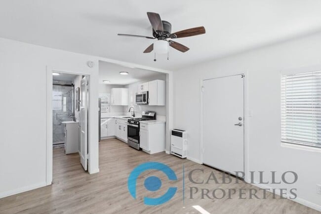 Photo - 4853 Mansfield St
