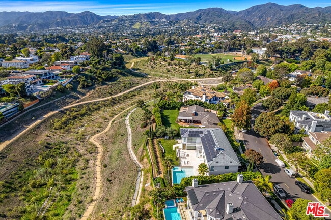 Photo - 623 Alma Real Dr