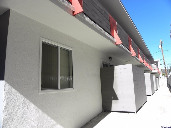 Photo - 5831 Carlton Way