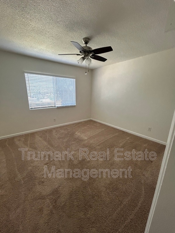 Photo - 1811 Huntington Dr Unit 4