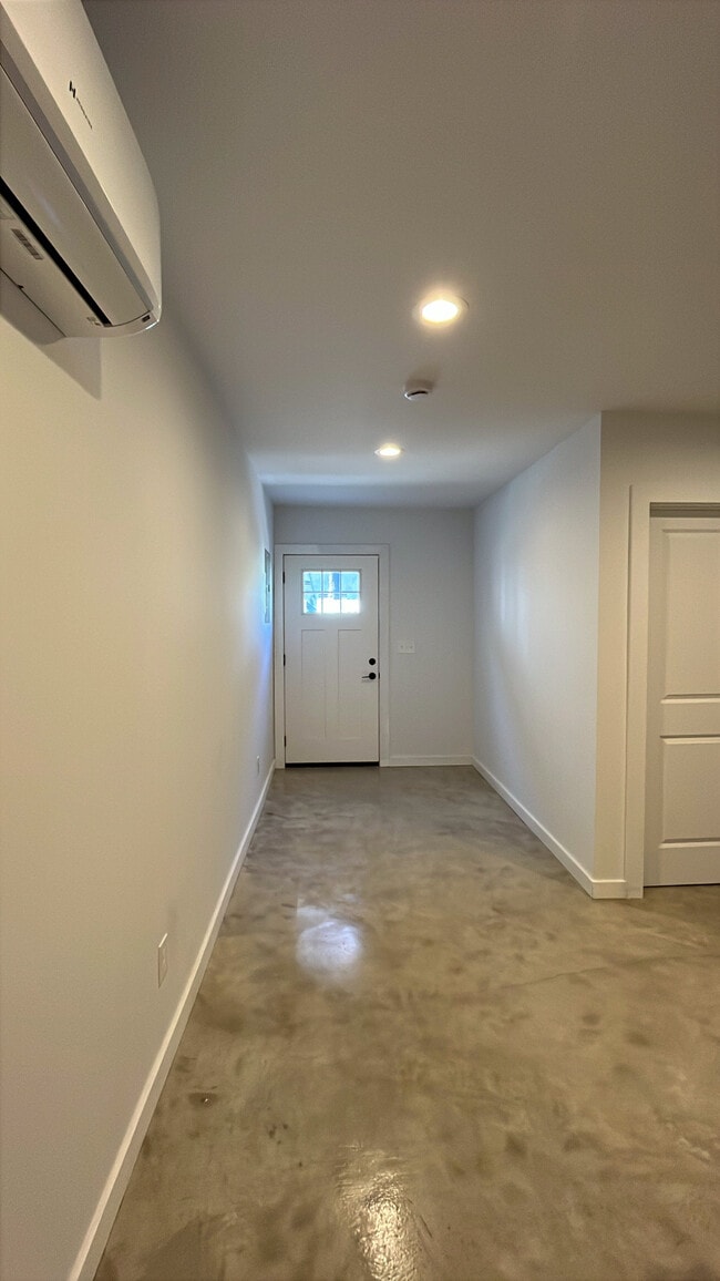 Photo - 216 N Burlington Ave