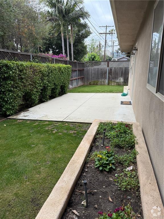 Building Photo - 4422 Matilija Ave Rental