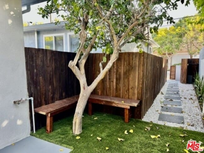 Photo - 13421 Zanja St