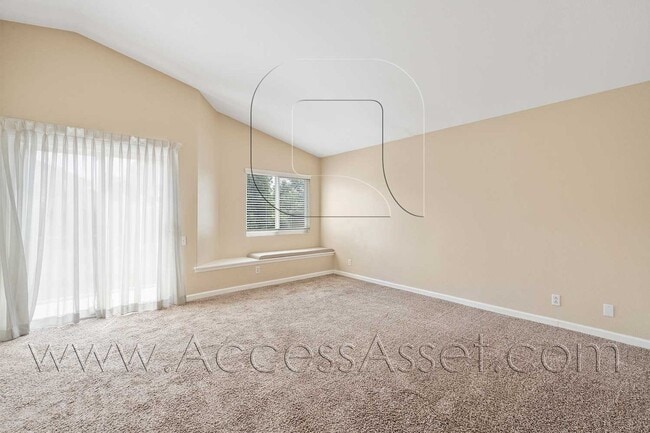 Building Photo - 32440 Beechwood Ln