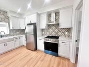 Photo - 324 N J St
