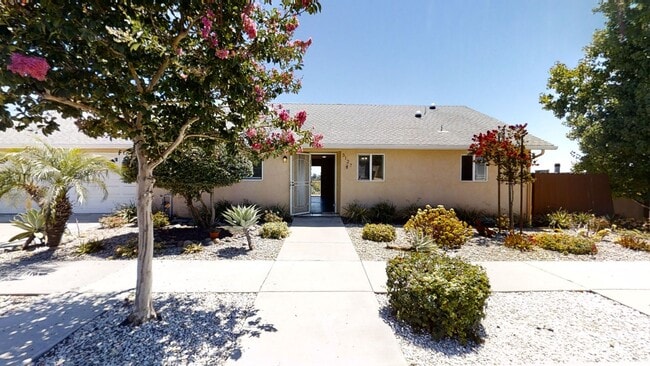 Photo - Beautiful House on Manhasset! Great Views!