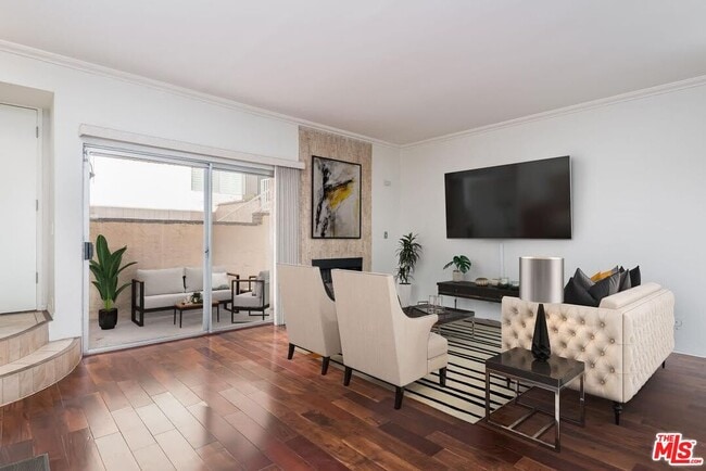 Building Photo - 5139 Balboa Blvd