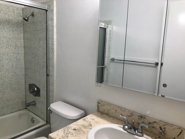 Photo - 1855 Butler Ave