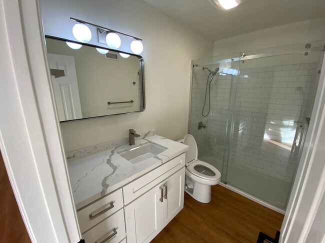 Photo - 2937 W Carson St