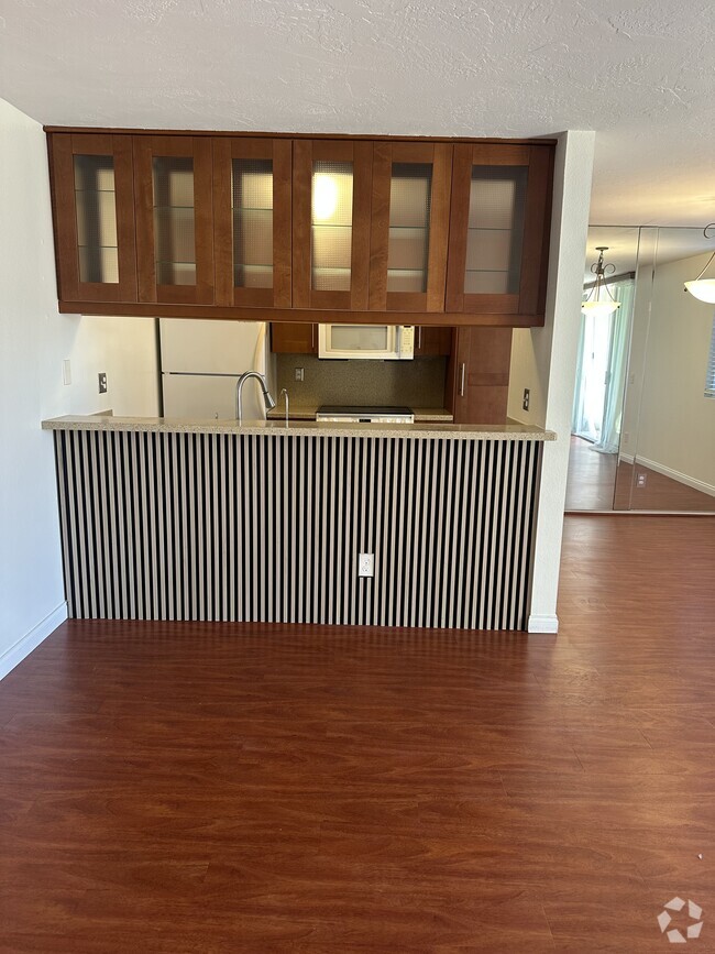 Building Photo - 6204 Agee St Unit Beautiful 1 Bedroom Condo