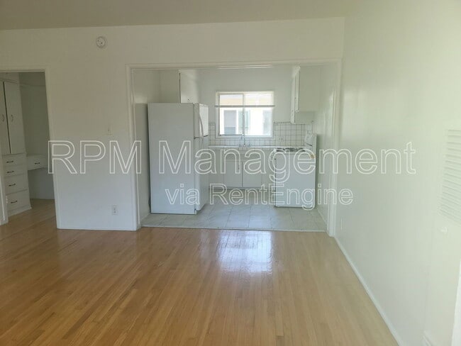 Photo - 7024 Hawthorn Ave Apartment Unit 209