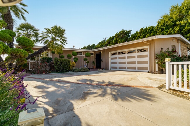 Photo - 817 Malone Dr