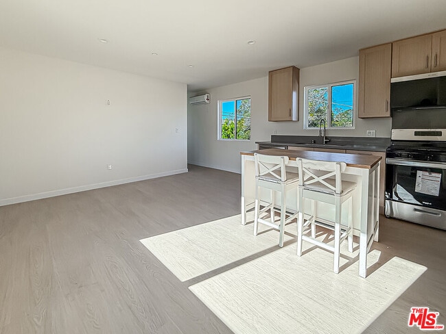 Photo - 2617 Veteran Ave