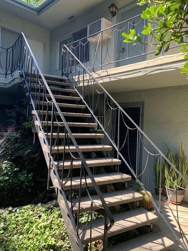 Photo - 729 Locust St Unit 5