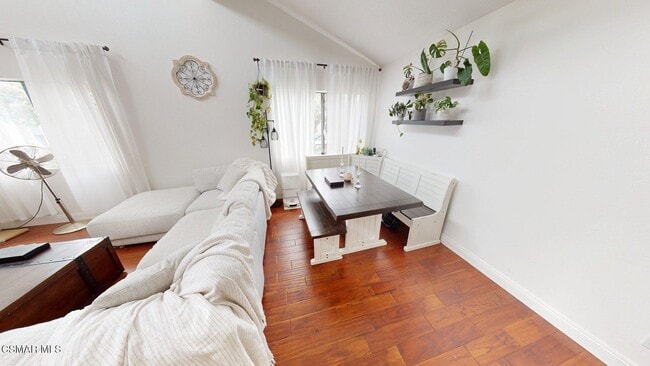 Photo - 5123 Longfellow Way