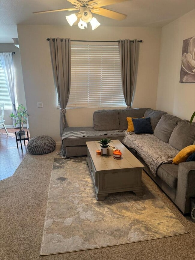 Building Photo - 10766 Sabre Hill Dr Rental