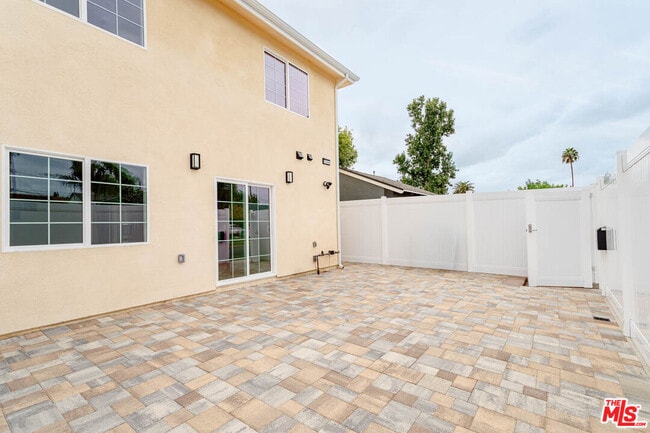 Photo - 11342 Danube Ave