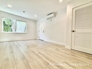 Photo - 562 N Kenmore Ave Unit 2