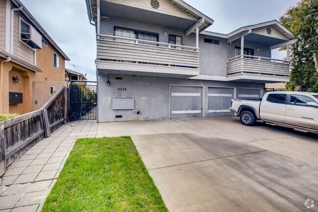 Building Photo - Move-in ready 2-Bed, 2-Bath Condo Unit 3