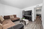 Photo - 18415 Collins St