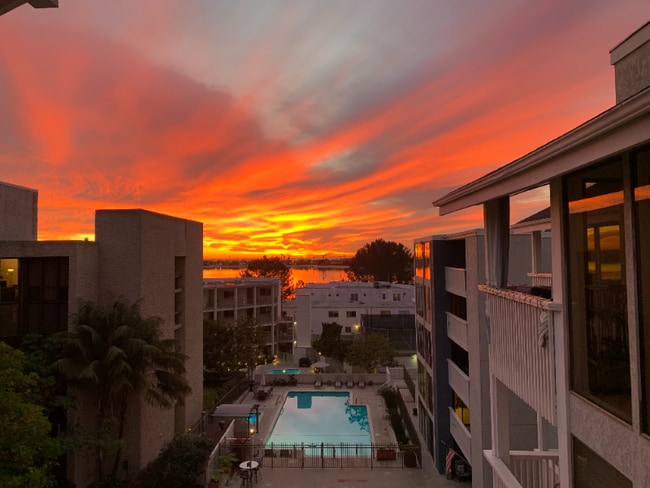 Building Photo - 4016 Gresham St Unit C4