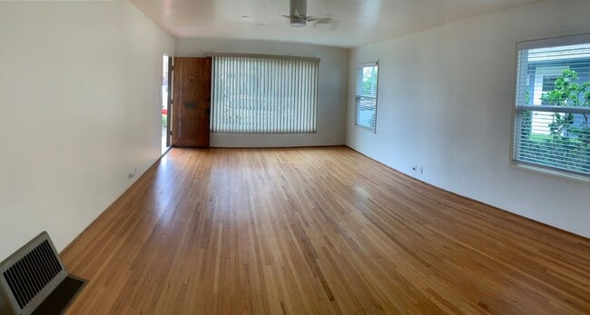 Building Photo - 216 Baltimore Ave