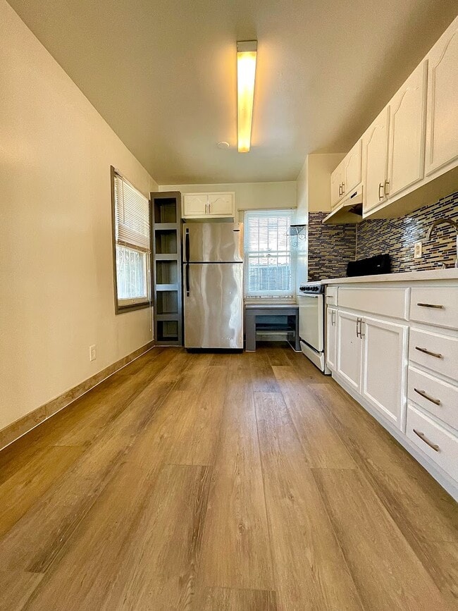 Photo - 1345 S Sycamore Ave Unit 1345