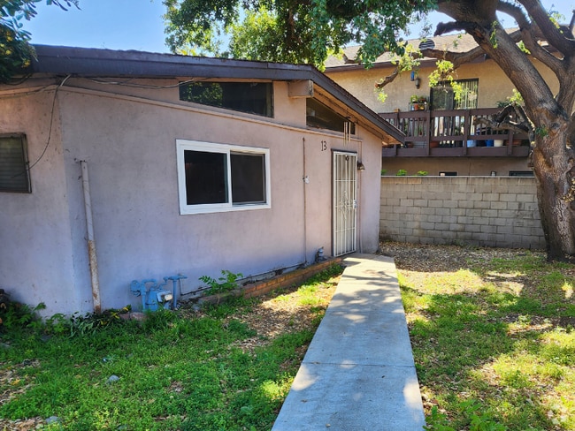 Building Photo - 818 E Rte 66 Unit 13 Rental