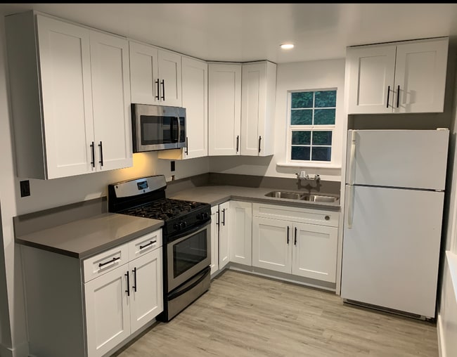 kitchen - 555 Avenue A