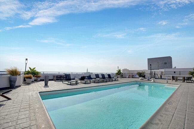 Building Photo - 10601 Wilshire Blvd